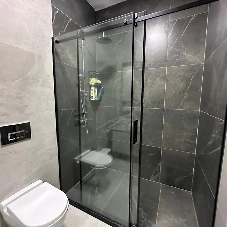 Luxury W 5 Bedrooms / 5 Bathrooms *